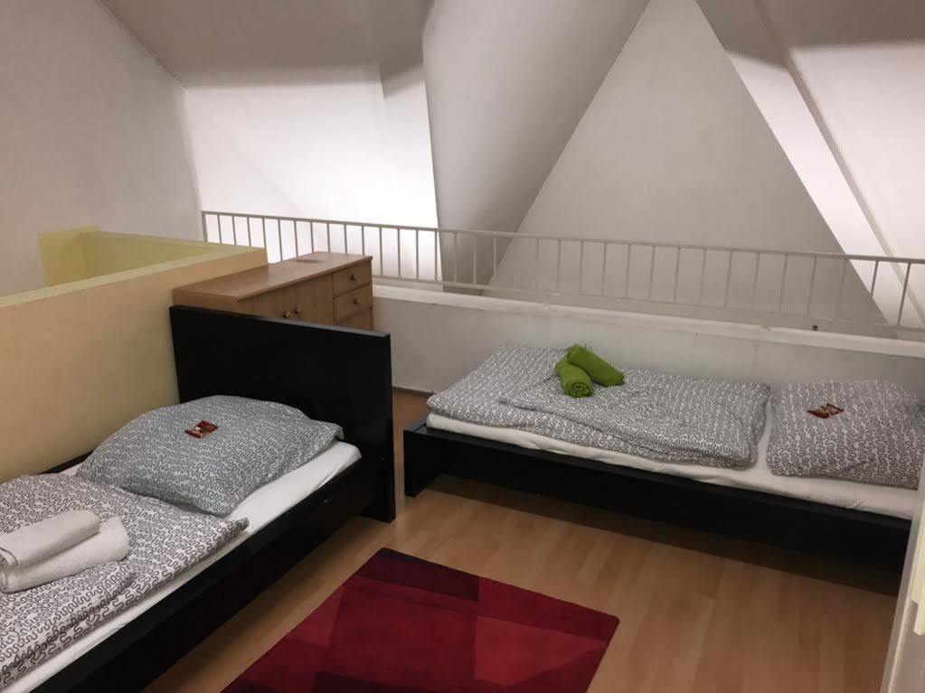 A&S Ferienwohnungen Roonstrasse Bonn Extérieur photo
