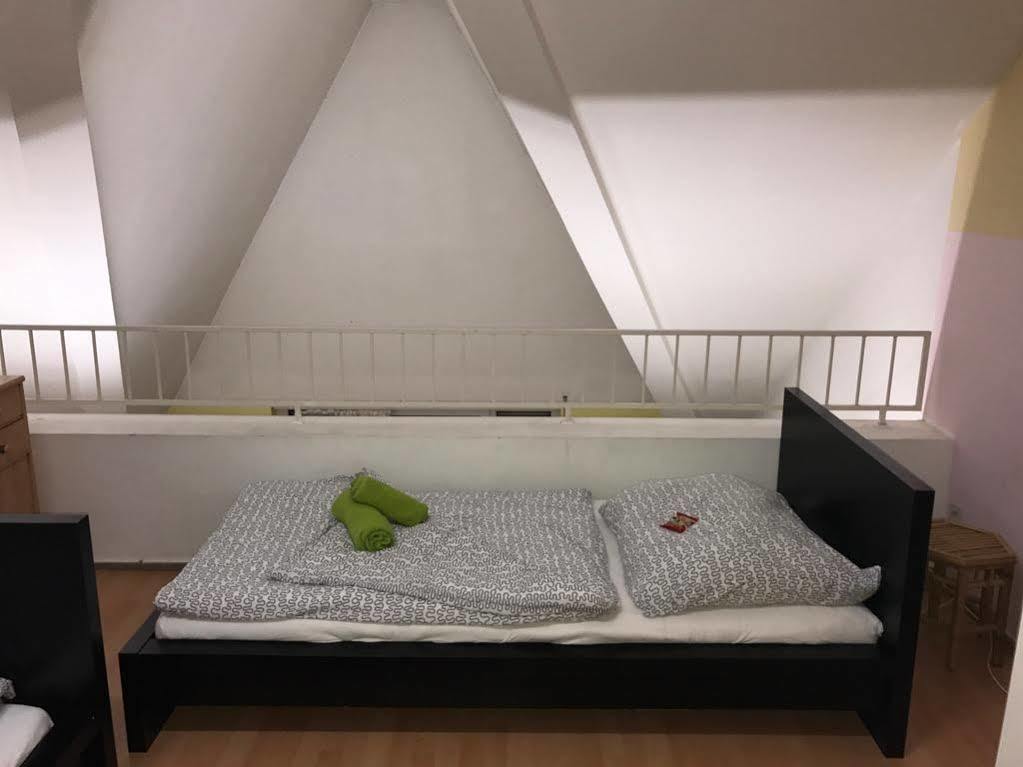 A&S Ferienwohnungen Roonstrasse Bonn Extérieur photo