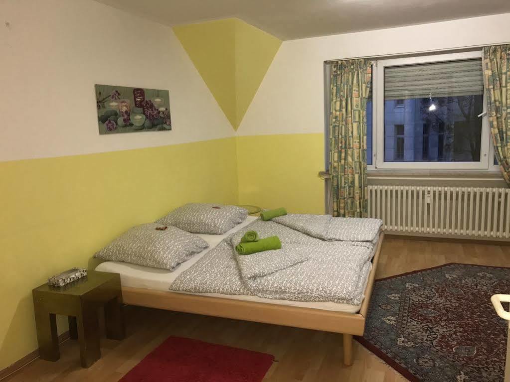 A&S Ferienwohnungen Roonstrasse Bonn Extérieur photo