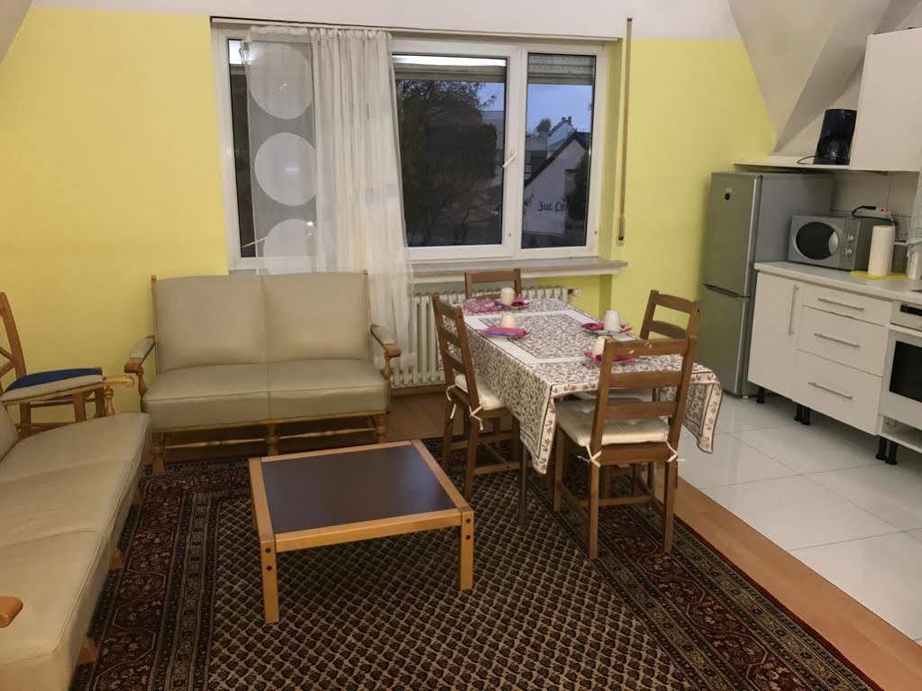 A&S Ferienwohnungen Roonstrasse Bonn Extérieur photo