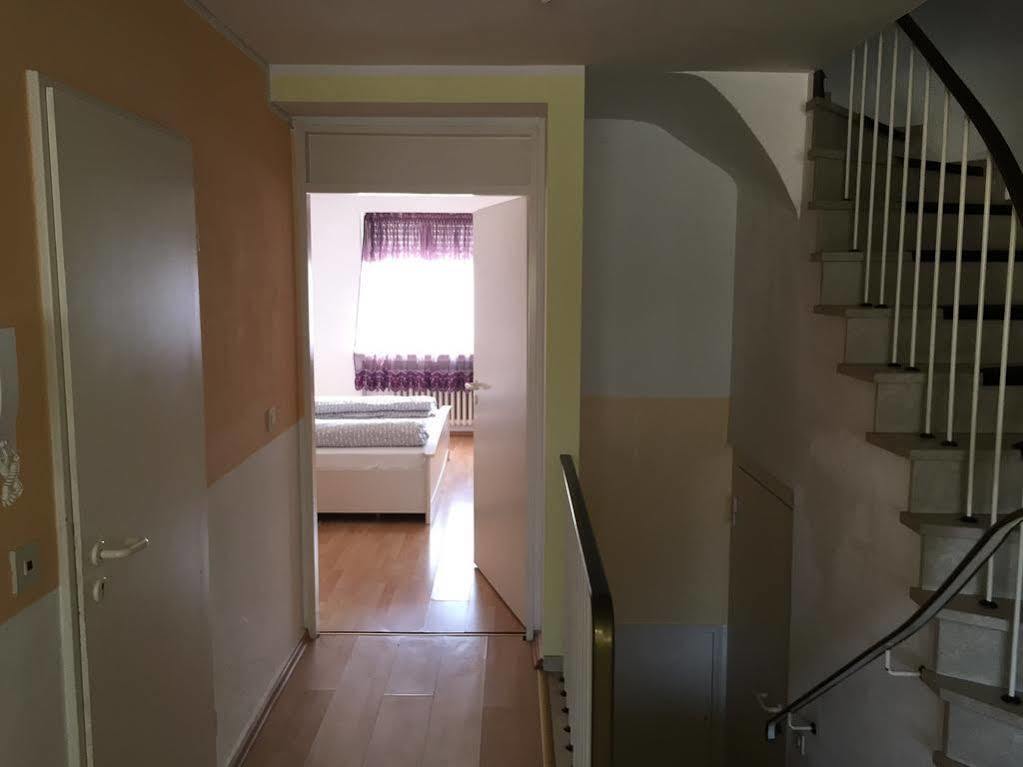 A&S Ferienwohnungen Roonstrasse Bonn Extérieur photo