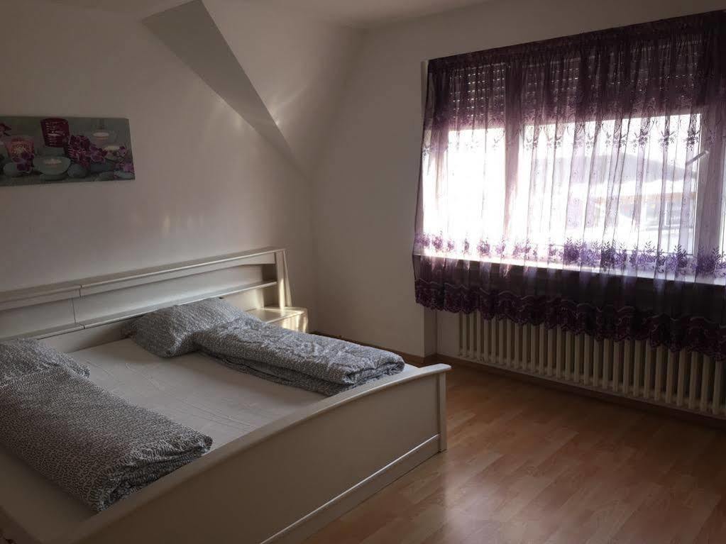 A&S Ferienwohnungen Roonstrasse Bonn Extérieur photo