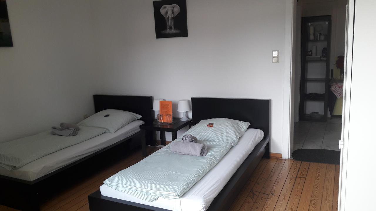 A&S Ferienwohnungen Roonstrasse Bonn Extérieur photo