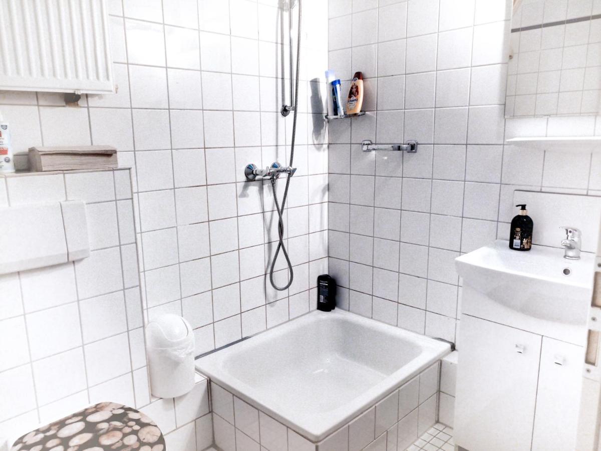 A&S Ferienwohnungen Roonstrasse Bonn Extérieur photo